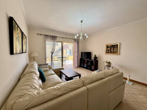 Excelente Apartamento T2 em Vilamoura, em Condomínio Privado com Piscina