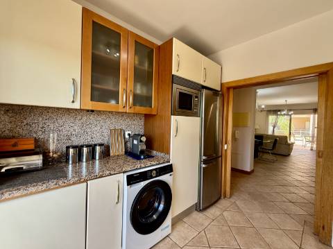 Excelente Apartamento T2 em Vilamoura, em Condomínio Privado com Piscina