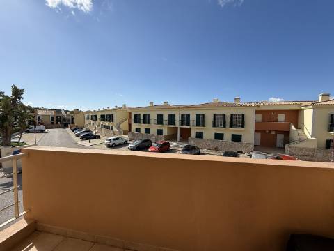 Excelente Apartamento T2 em Vilamoura, em Condomínio Privado com Piscina