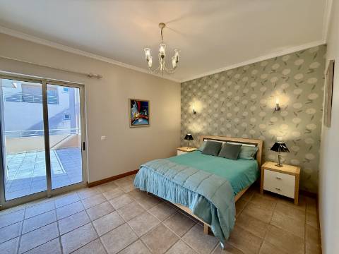 Excelente Apartamento T2 em Vilamoura, em Condomínio Privado com Piscina