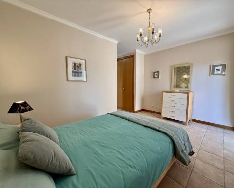 Excelente Apartamento T2 em Vilamoura, em Condomínio Privado com Piscina