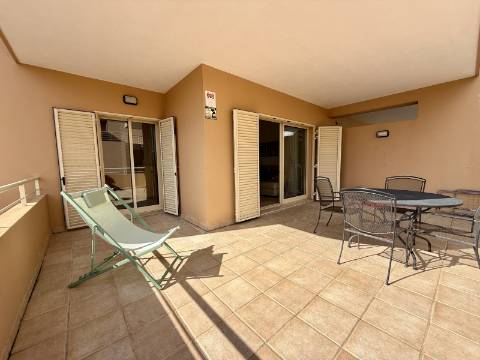 Excelente Apartamento T2 em Vilamoura, em Condomínio Privado com Piscina