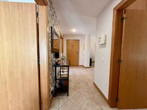 Excelente Apartamento T2 em Vilamoura, em Condomínio Privado com Piscina