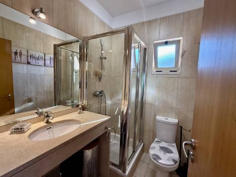 Excelente Apartamento T2 em Vilamoura, em Condomínio Privado com Piscina