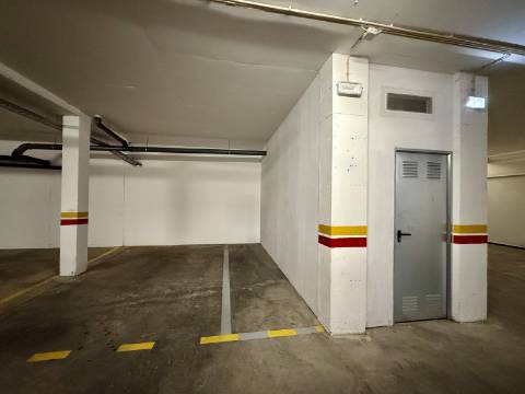 Excelente Apartamento T2 em Vilamoura, em Condomínio Privado com Piscina