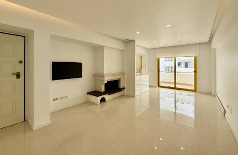 Apartamento T2 renovado - Vilamoura