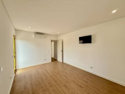 Apartamento T2 renovado - Vilamoura