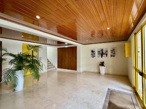 Apartamento T2 renovado - Vilamoura