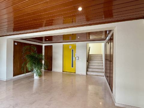 Apartamento T2 renovado - Vilamoura