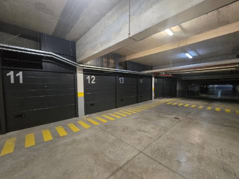 Arrecadações para alugar - Vila Sol, Quarteira