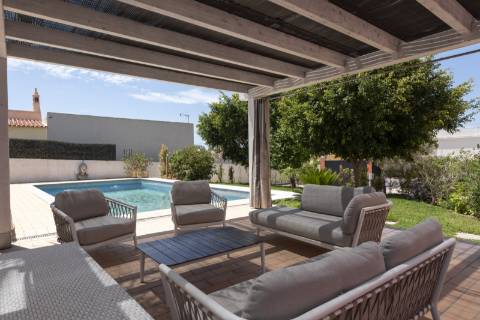 Moradia familiar V5 renovada - Almancil