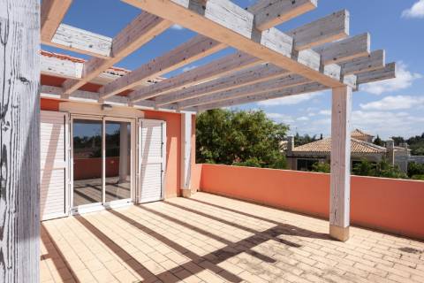 Moradia familiar V5 renovada - Almancil