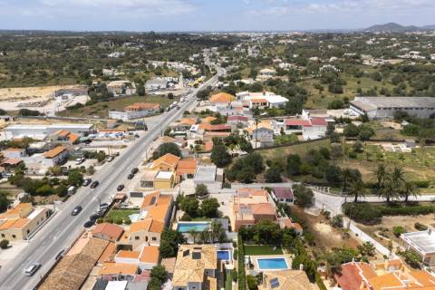 Moradia familiar V5 renovada - Almancil