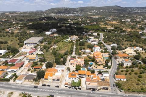 Moradia familiar V5 renovada - Almancil