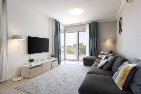 Apartamento T3 Mobilado com Vista Mar - Quarteira