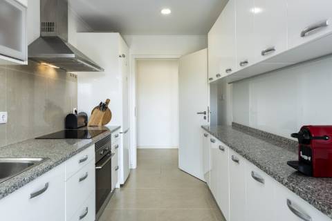 Apartamento T3 Mobilado com Vista Mar - Quarteira