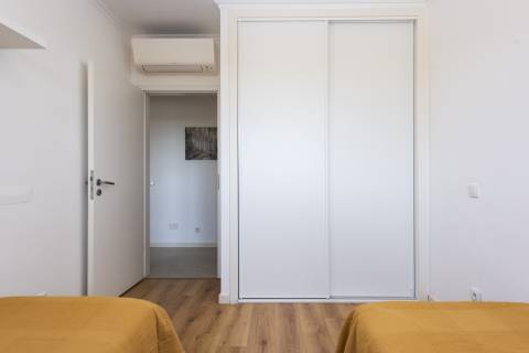 Apartamento T3 Mobilado com Vista Mar - Quarteira