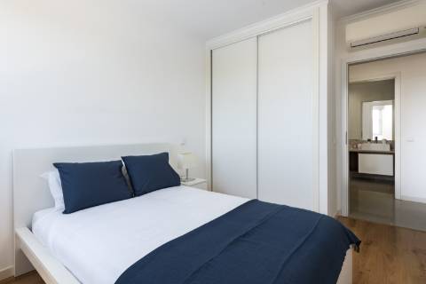 Apartamento T3 Mobilado com Vista Mar - Quarteira