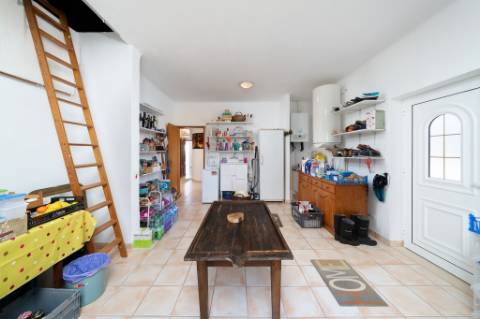 Magnífica casa térrea num ambiente verdejante em Bensafrim