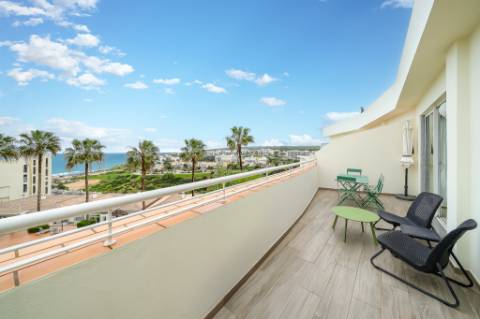 Apartamento de um quarto renovado com vistas soberbas sobre o mar em Lagos