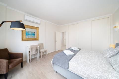 Apartamento de um quarto renovado com vistas soberbas sobre o mar em Lagos