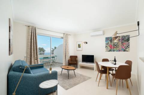 Apartamento de um quarto renovado com vistas soberbas sobre o mar em Lagos