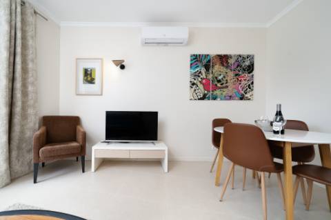 Apartamento de um quarto renovado com vistas soberbas sobre o mar em Lagos