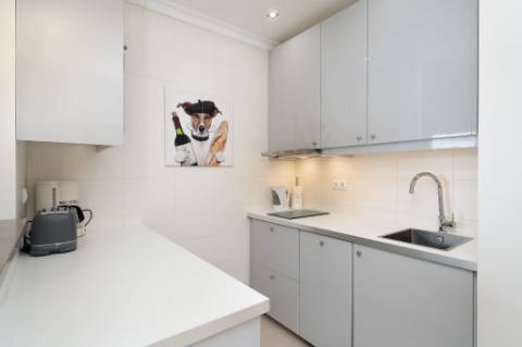 Apartamento de um quarto renovado com vistas soberbas sobre o mar em Lagos