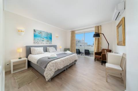 Apartamento de um quarto renovado com vistas soberbas sobre o mar em Lagos