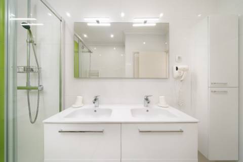 Apartamento de um quarto renovado com vistas soberbas sobre o mar em Lagos