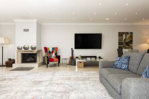 Moradia T4 com piscina - Boliqueime