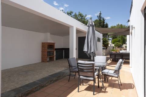 Moradia T4 com piscina - Boliqueime