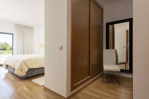 Moradia T4 com piscina - Boliqueime