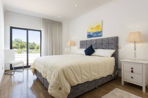 Moradia T4 com piscina - Boliqueime