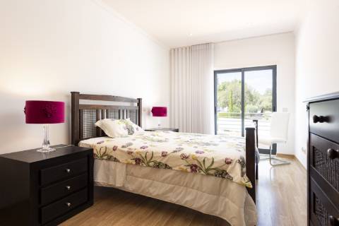 Moradia T4 com piscina - Boliqueime