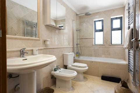 Moradia T4 com piscina - Boliqueime