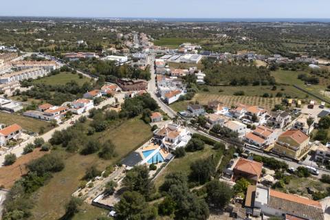 Moradia T4 com piscina - Boliqueime