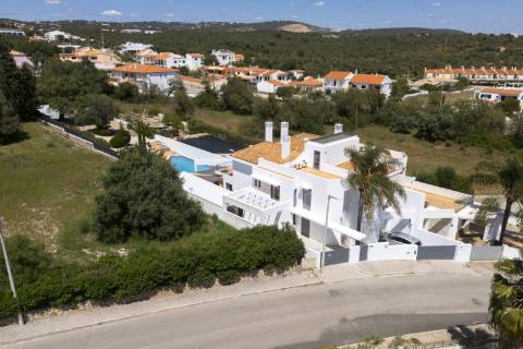 Moradia T4 com piscina - Boliqueime