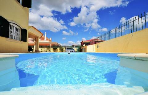 Moradia convertida em Hostel, Albufeira - Conforto e Tranquilidade no Coração do Algarve