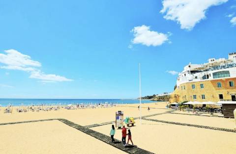 Moradia convertida em Hostel, Albufeira - Conforto e Tranquilidade no Coração do Algarve