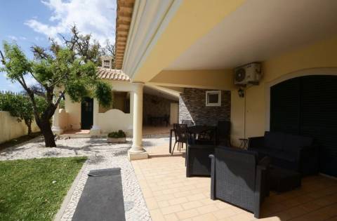 Moradia convertida em Hostel, Albufeira - Conforto e Tranquilidade no Coração do Algarve