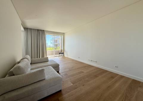 Excelente Apartamento T1 para Arrendamento com Vista Mar em Quarteira