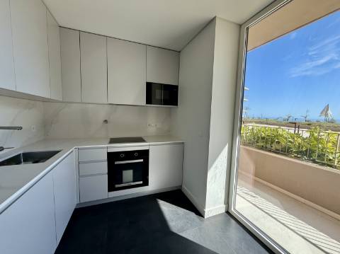 Excelente Apartamento T1 para Arrendamento com Vista Mar em Quarteira