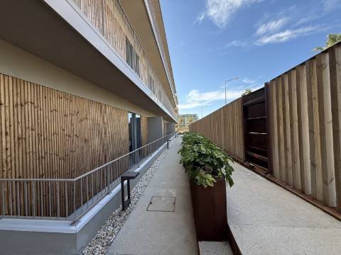 Excelente Apartamento T1 para Arrendamento com Vista Mar em Quarteira