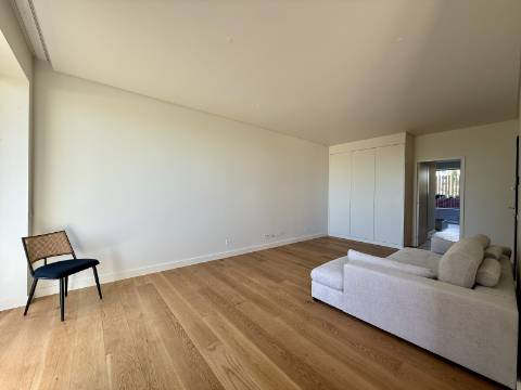 Excelente Apartamento T1 para Arrendamento com Vista Mar em Quarteira