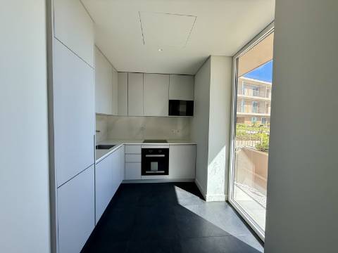 Excelente Apartamento T1 para Arrendamento com Vista Mar em Quarteira