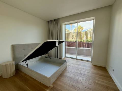 Excelente Apartamento T1 para Arrendamento com Vista Mar em Quarteira