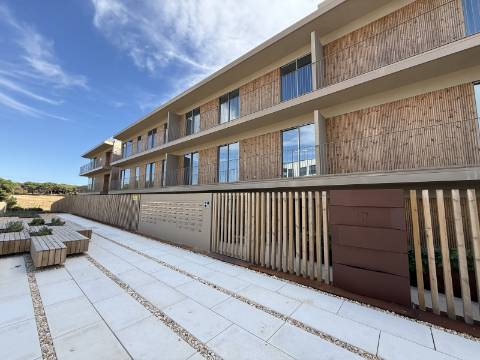 Excelente Apartamento T1 para Arrendamento com Vista Mar em Quarteira