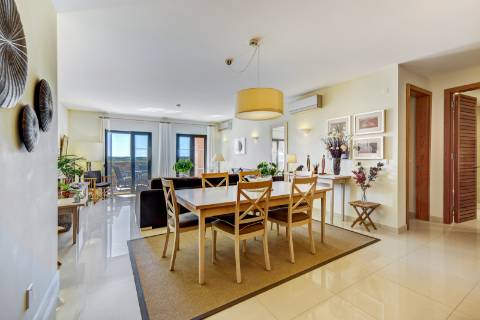 Apartamento Duplex de Luxo com Rooftop Privado no Prestigiado Amendoeira Golf Resort - Alcantarilha