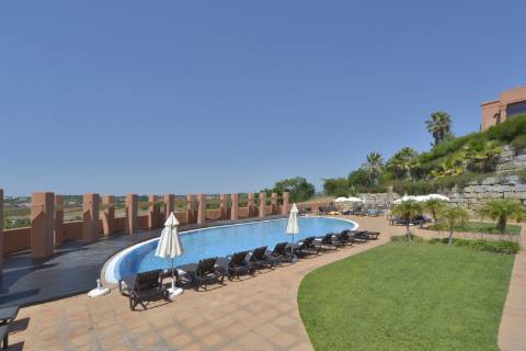 Apartamento Duplex de Luxo com Rooftop Privado no Prestigiado Amendoeira Golf Resort - Alcantarilha